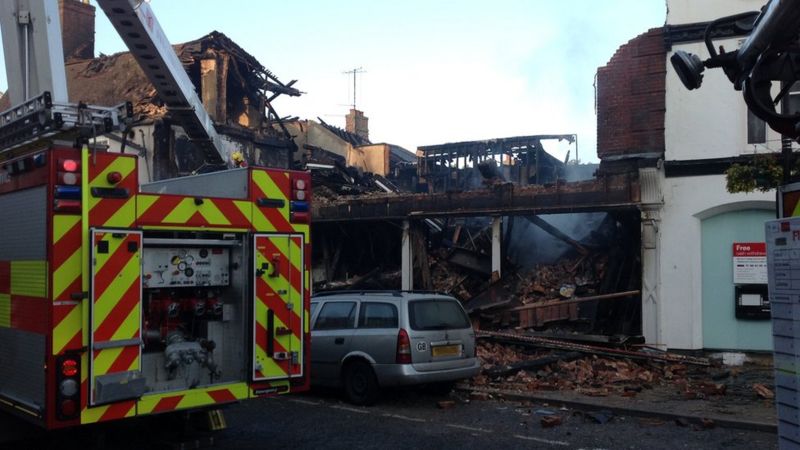 Sudbury fire: Twenty people homeless and scene 'like a bombsite' - BBC News