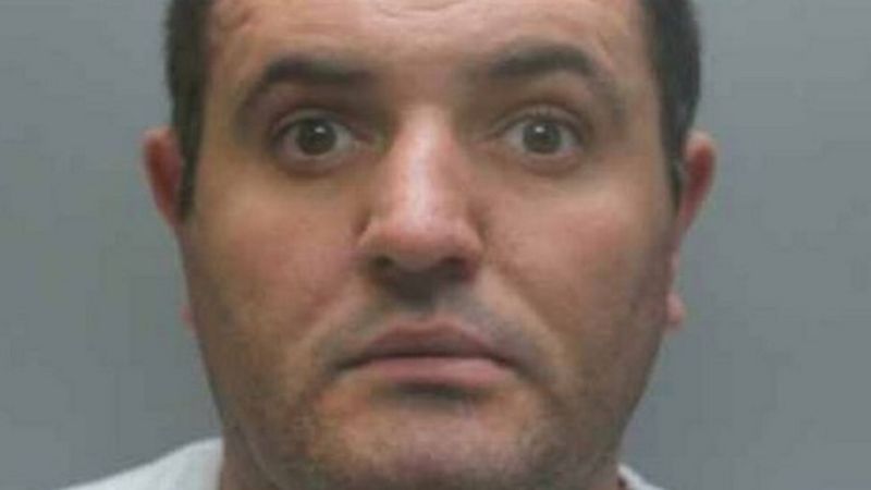 Stephen Bennett: Hunt for fugitive Liverpool drug dealer - BBC News