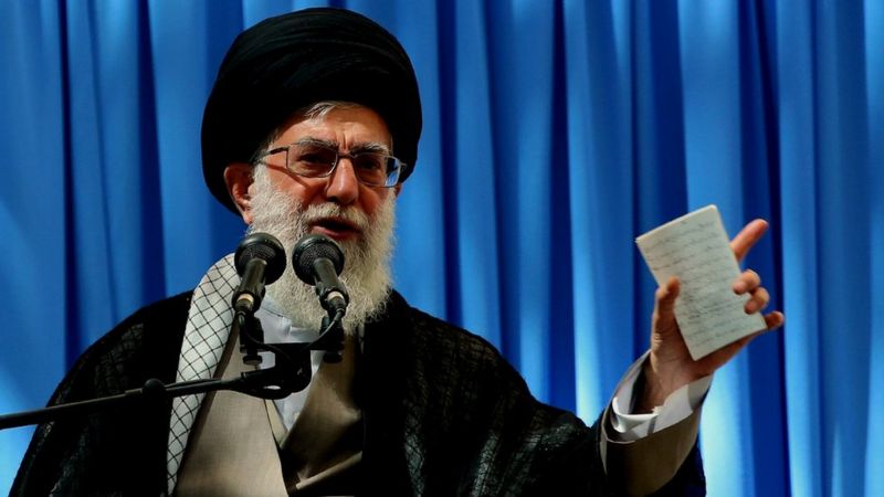 آیت الله علی خامنه ای میگوید اجازه دیدار مقام های دولتی با دونالد ترامپ و مذاکره با دولت آمریکا را نمی دهد