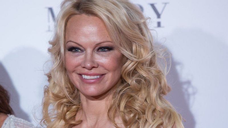 Pamela Anderson Mengkritik Komentar Pm Australia Yang Cabul Bbc