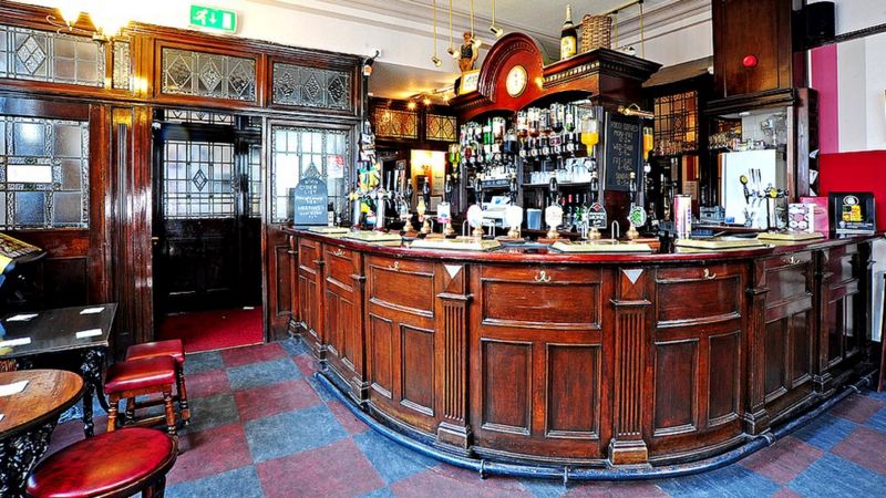 Historic English pubs recognised for their interiors - BBC News