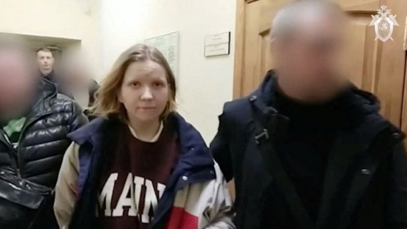 Darya Trepova: Russia cafe bomb suspect charged with terrorism - BBC News