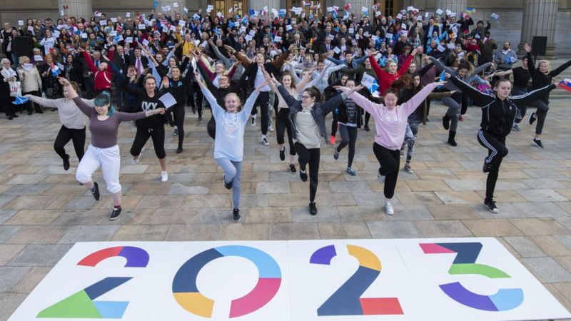 Big send off for Dundee's 2023 culture capital bid - BBC News