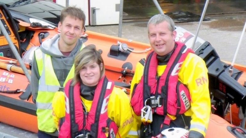 Minehead lifeboat gets its first female skipper - BBC News