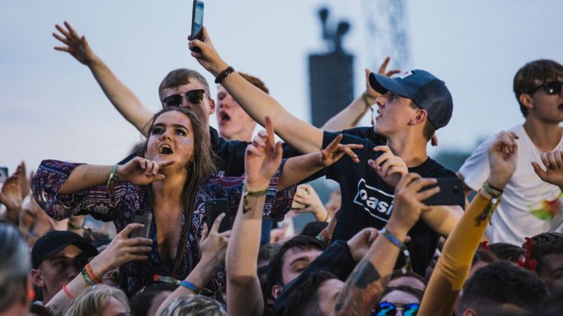 Why 2020 'is a write-off' for gigs and festivals - BBC News