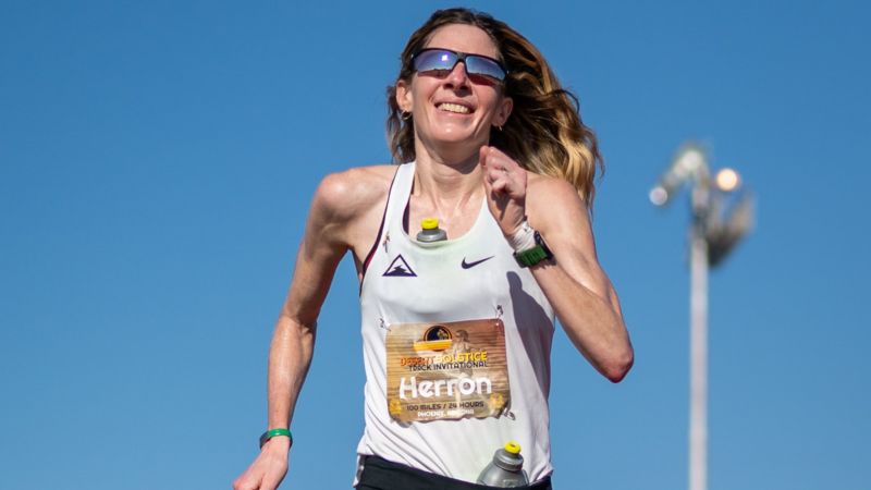 Are women better ultra-endurance athletes than men? - BBC News