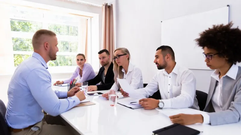 ¿Por qué la gente termina creyendo sus propias mentiras? 6 Durante las entrevistas de trabajo es común que la mayoría de nosotros tratemos de presentarnos como más preparados y cualificados de lo que estamos.