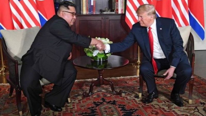 史上初の米朝首脳会談、文書に署名　「北朝鮮との関係は大きく変わる」