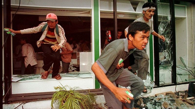 Pembantaian Dukun Santet 1998 1999 Di Banyuwangi Ada Tanda Silang Lampu Tiba Tiba Mati Dan 6399