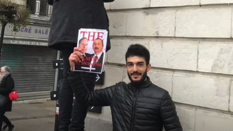 Azərbaycan hakimiyyətini və ailə üzvlərini söyməsiylə tanınan video bloqçu Fransada bıçaqlanıb