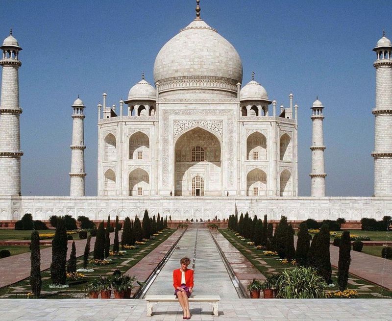 Trump To Diana: Iconic Taj Mahal Photos Through The Years - BBC News