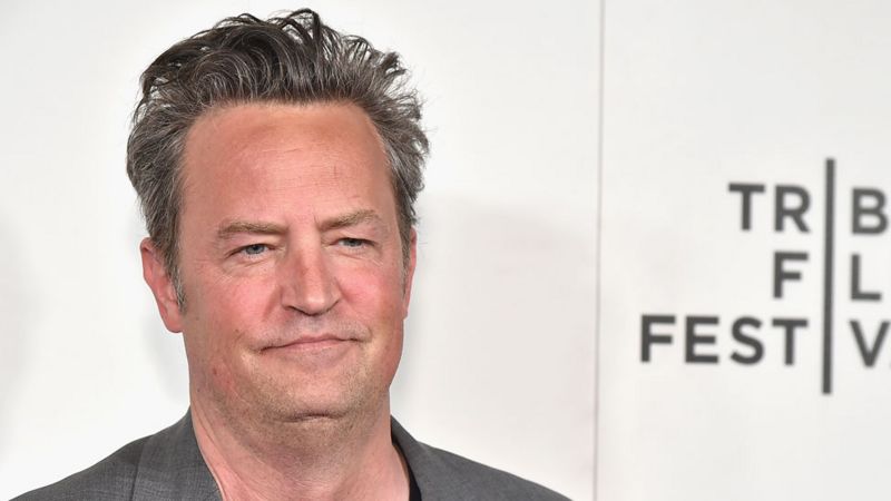 Matthew Perry on the mend after abdominal surgery - BBC News