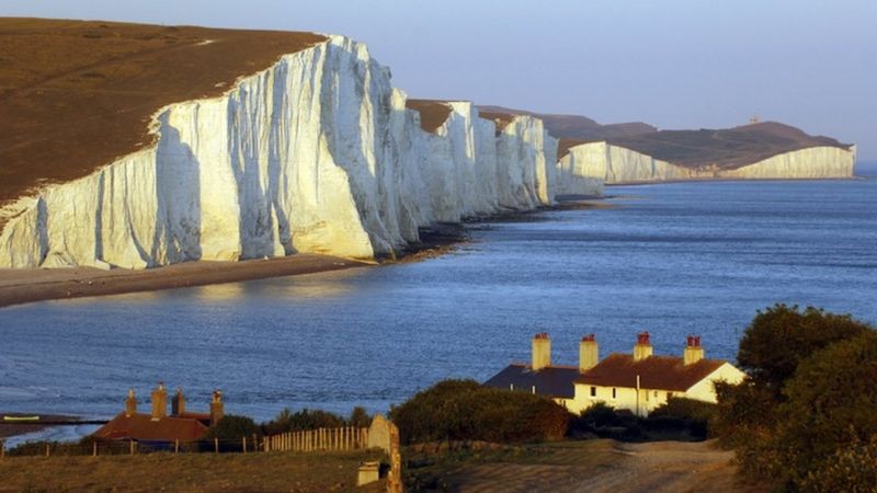 Cuckmere Haven: Work to save 'iconic' coastal view approved - BBC News