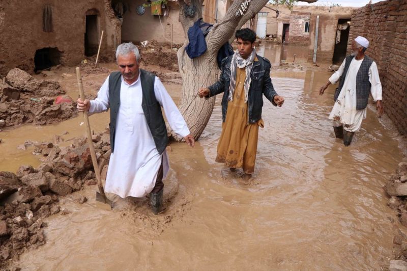 Afghanistan: Deadly Flash Floods Destroy Homes And Lives - BBC News