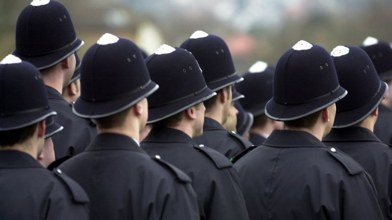 All new police officers in England and Wales to have degrees - BBC News