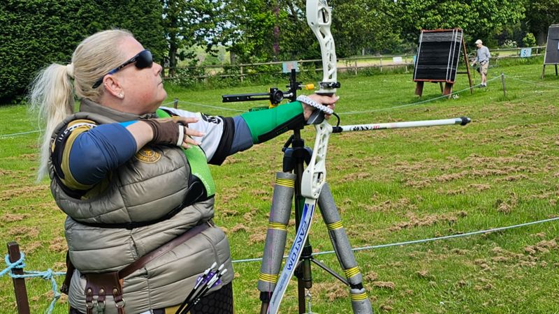 Blind archer fulfilling childhood dream on world stage - BBC News