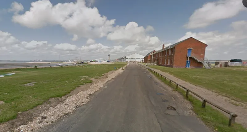 Un hombre muere tras sufrir dificultades en el mar.