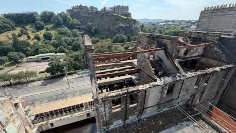 El ministro discutirá el apoyo financiero para los afectados por el incendio de Princes Street.