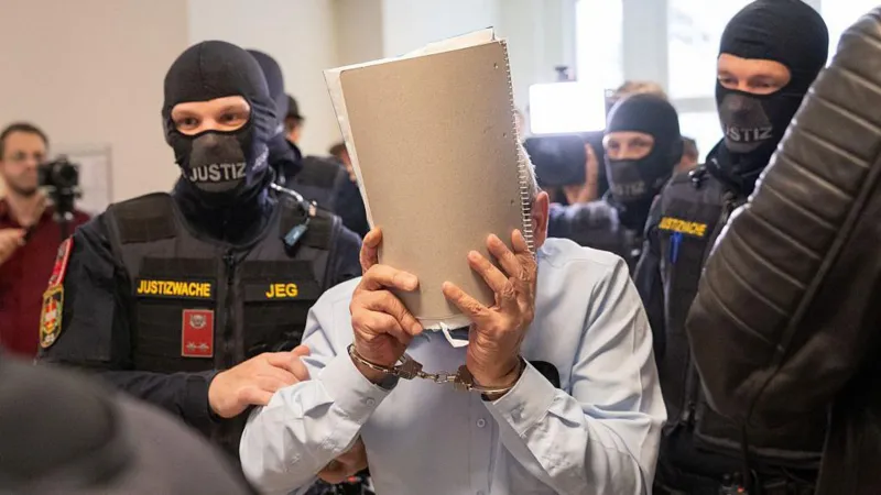 Un tribunal austriaco declaró culpable de tortura y abuso sexual al exjefe de inteligencia sirio.
