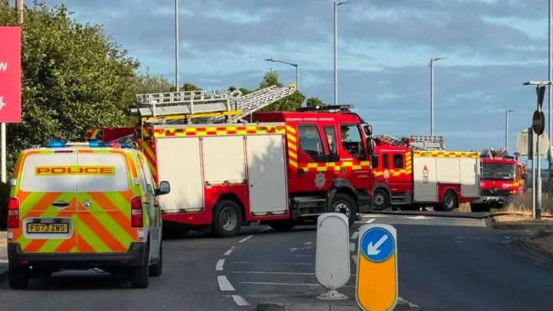 Una importante fuga de gas provoca un cordón de seguridad de 91 metros en la ciudad. Una importante fuga de gas provoca un cordón de seguridad de 91 metros en la ciudad.