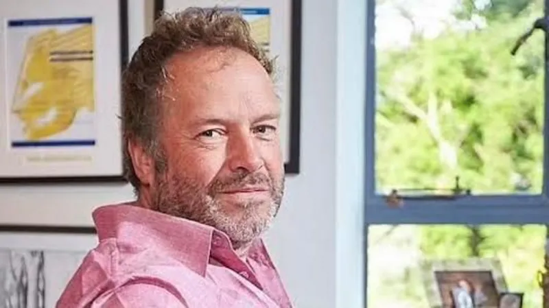 Justin Hardy, director de la secuela de El hombre de mimbre, fallece a los 61 años. Justin Hardy, director de la secuela de El hombre de mimbre, fallece a los 61 años.