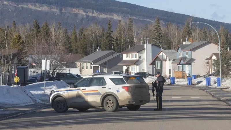“Fue aterrador”: la comunidad unida de Tumbler Ridge en shock después del tiroteo