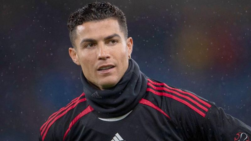 Manchester United: Ronaldo is 'golden spanner in the works' - BBC Sport