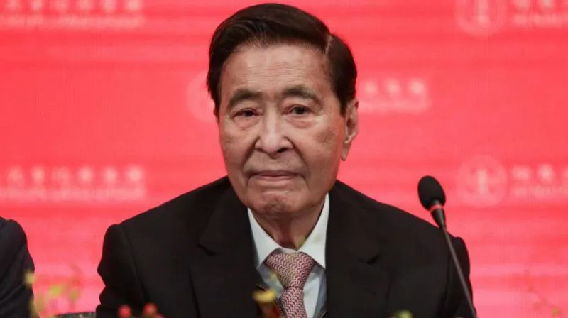 Hong Kong property tycoon Lee Shau-kee dies aged 97