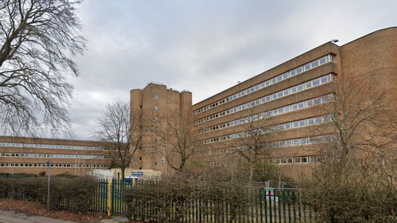 UK foreign office to quit East Kilbride for Glasgow - BBC News