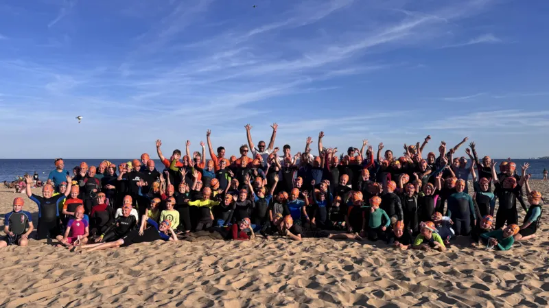 El club semanal que ayuda a los niños a mantenerse seguros en el mar.