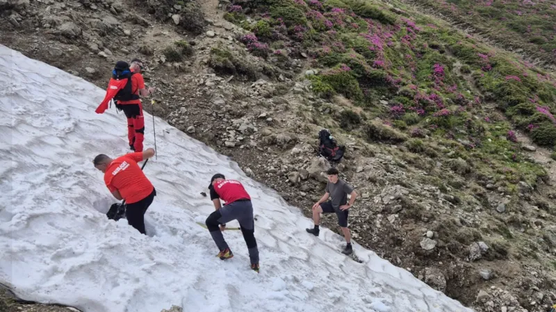 Se reanuda la búsqueda en la montaña de la adolescente desaparecida.