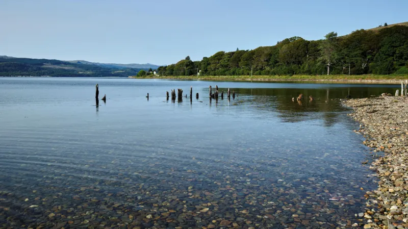 Dos mujeres fallecieron tras una excursión de buceo en un lago escocés.