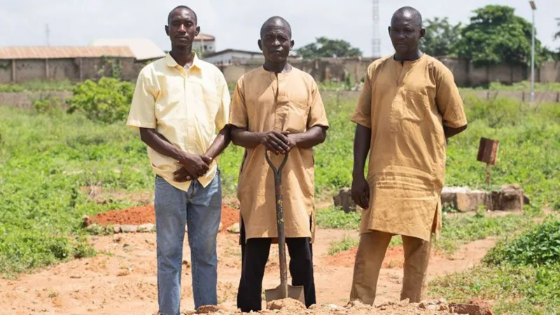 The Nigerian family who have spent five decades as volunteer grave-diggers