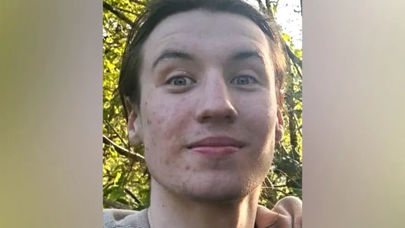 Tres personas niegan haber asesinado a un estudiante de cine en Primrose Hill.