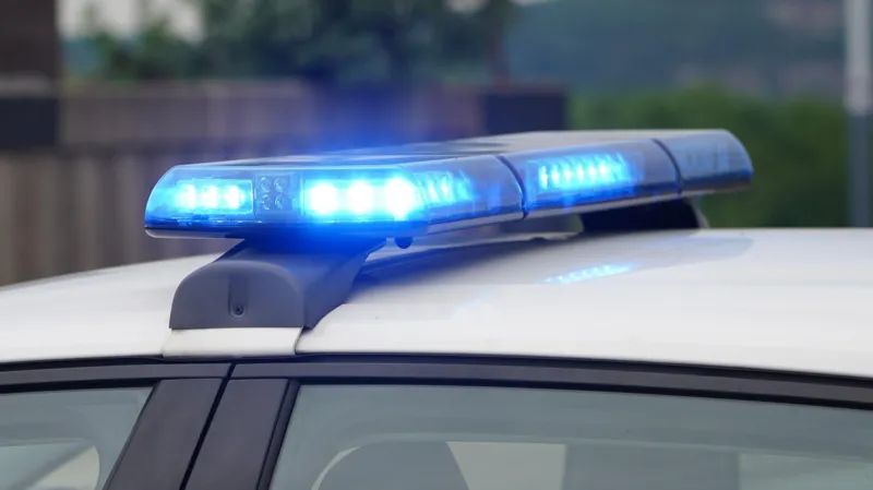 La policía vincula las redadas en tiendas y casas de apuestas.