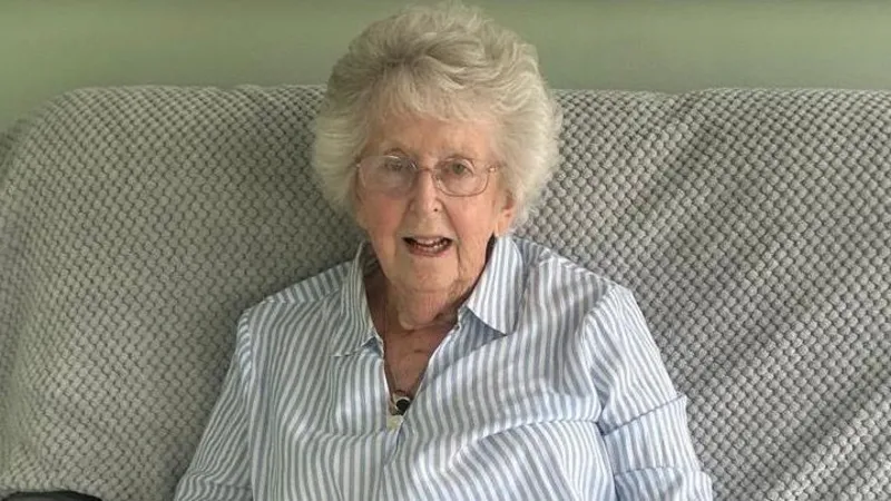Las presiones de la atención domiciliaria obligan a una mujer de 89 años a permanecer en cama hasta 19 horas.