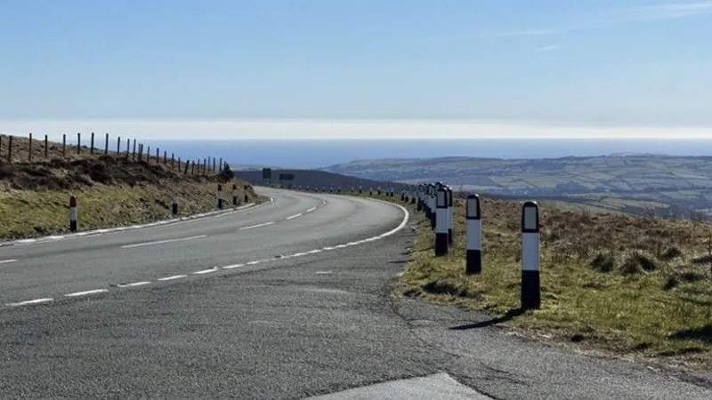 Mountain Road se cierra para la eliminación del sistema de sentido único.