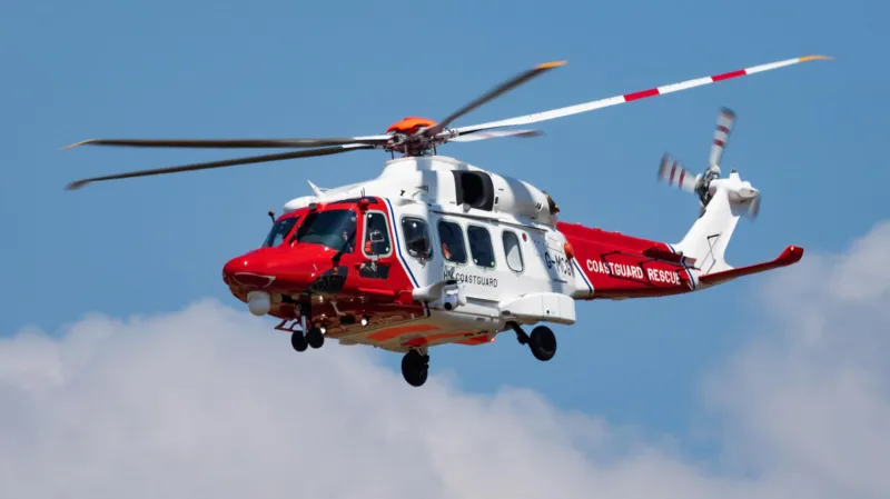 La búsqueda se suspendió tras informes de un hombre al agua en el ferry Larne-Cairnryan.