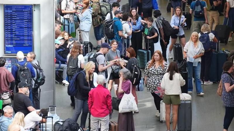 Crowds at St Pancras