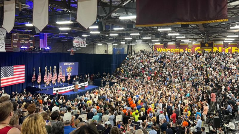 AMERICA HAS A NEW SUPERHERO! Thousands of fans welcome Ms Harris on stage in Milwaukee, chanting “KAMALA, KAMALA” 😍