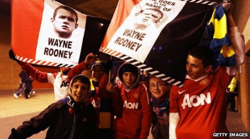 Football fans argue over Wayne Rooney's next club - BBC News