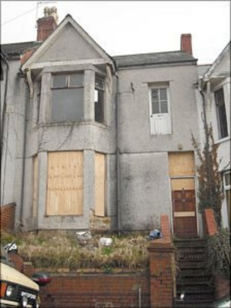 Conwy council looks to fill empty homes BBC News