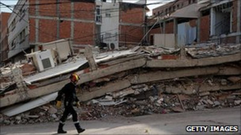 Spain Earthquake: Thousands Flee Lorca Homes - BBC News