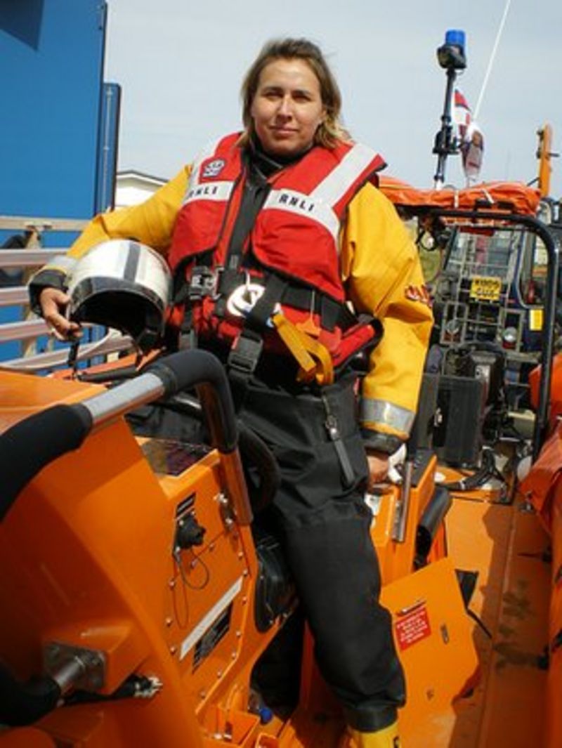 Hunstanton Rnli Invites Mums To Join Lifeboat Crew Bbc News 