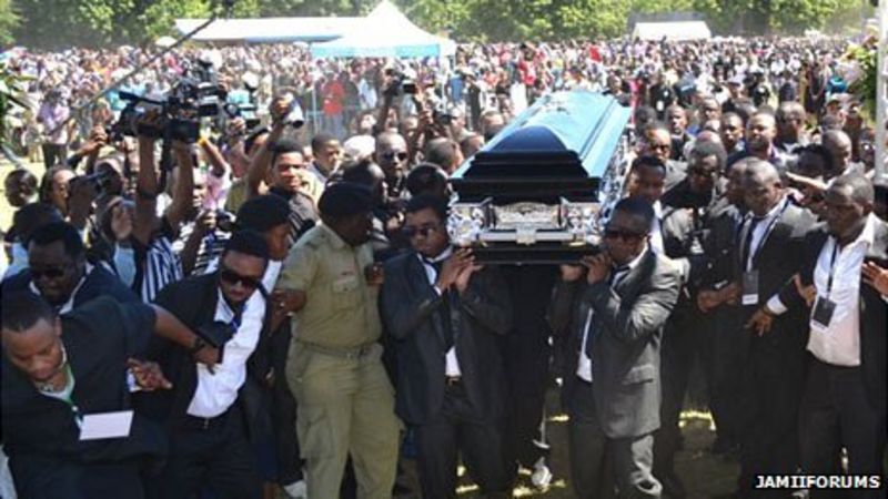 Kanumba funeral: Thousands mourn Tanzanian actor - BBC News