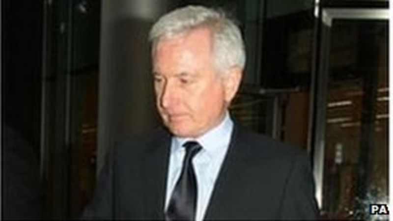 Developer Paddy McKillen makes a pre-tax loss of £1.9m - BBC News