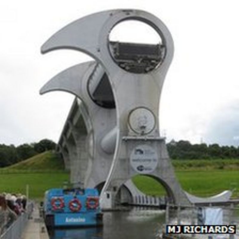 The Falkirk Wheel is to mark its tenth birthday - BBC News