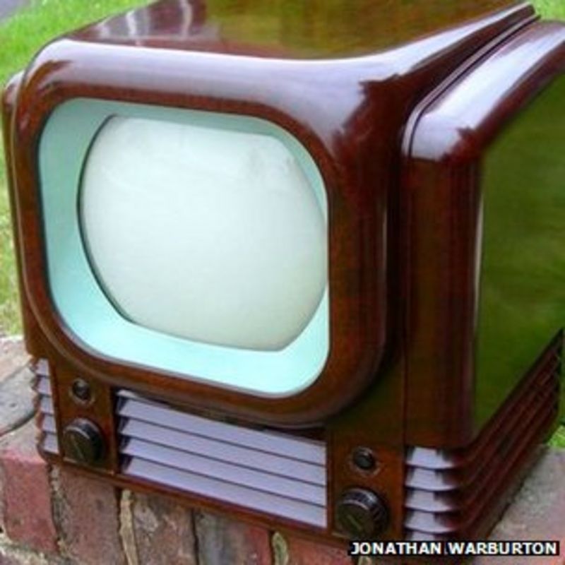 Why we still love our black and white TVs BBC News
