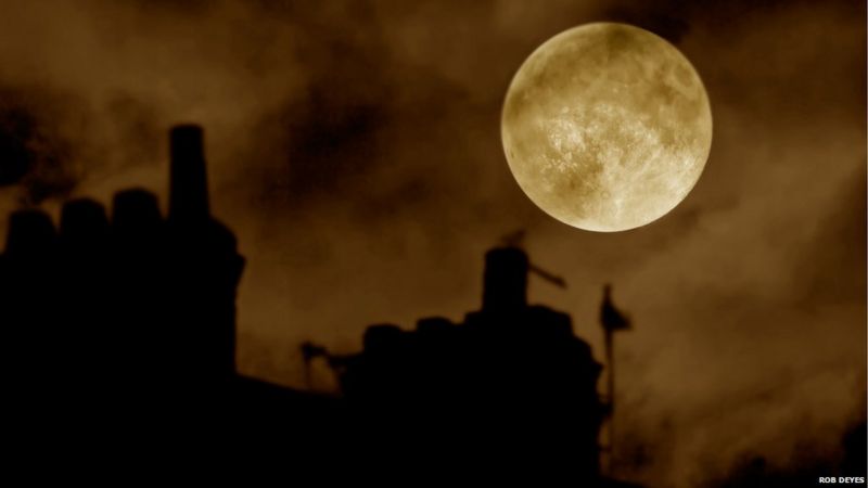 In Pictures Supermoon Lights Up Night Sky Bbc News 5299