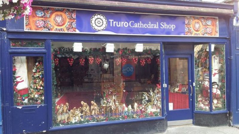 Truro Cathedral opens Christmas shop during heatwave - BBC News